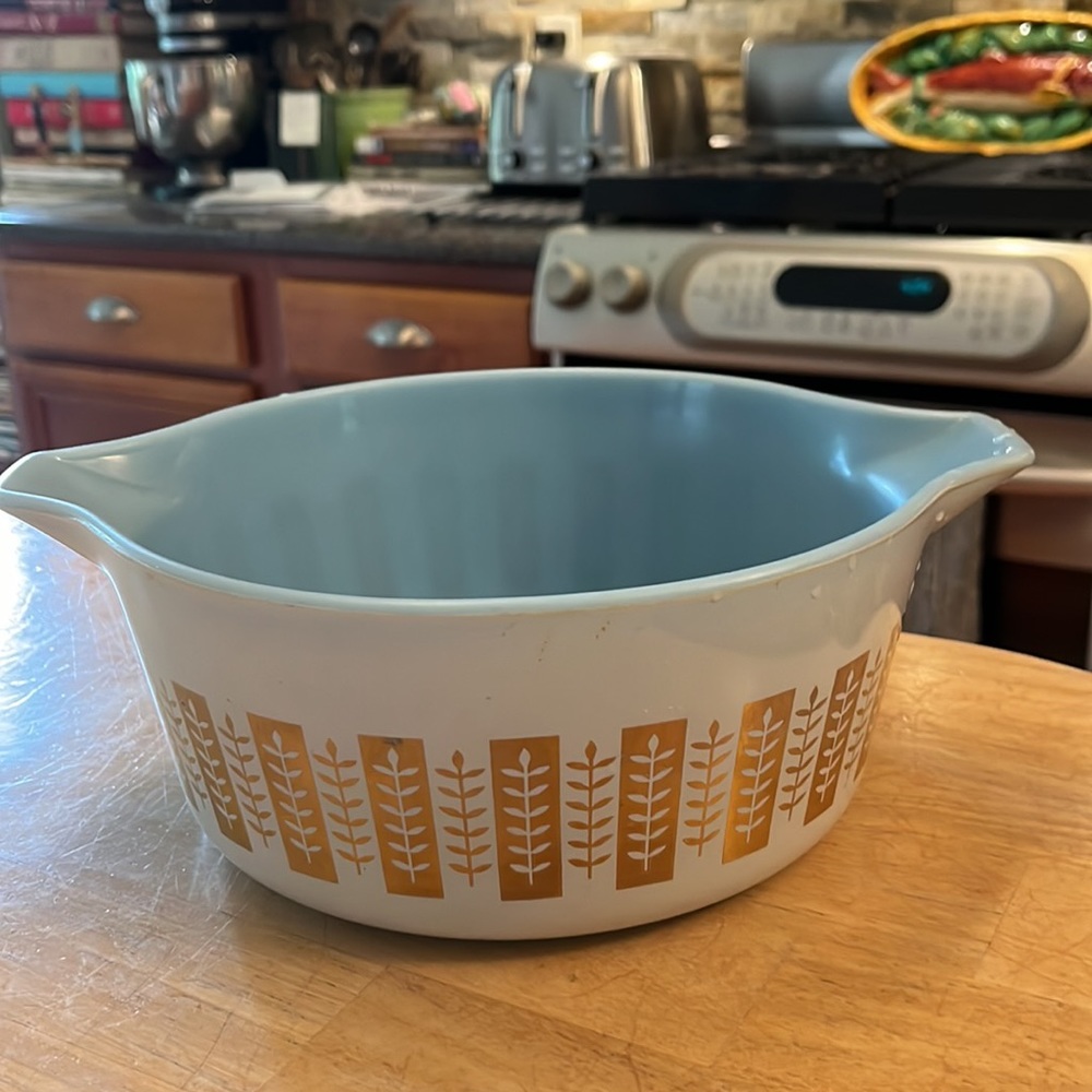 Vintage Pyrex Gourmet Gold Leaves Casserole 2 1/2 QT